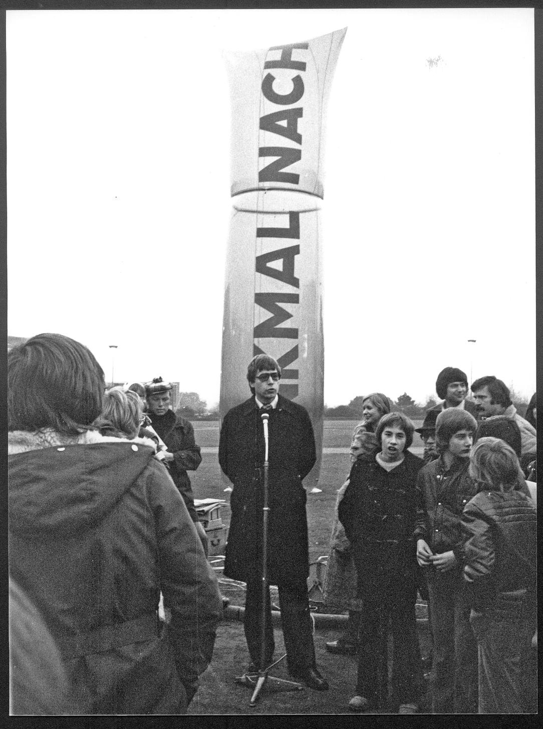 Denk-mal-nach-Denkmal, Kassel 1975, Bild: © Gröne & Wackerbarth.