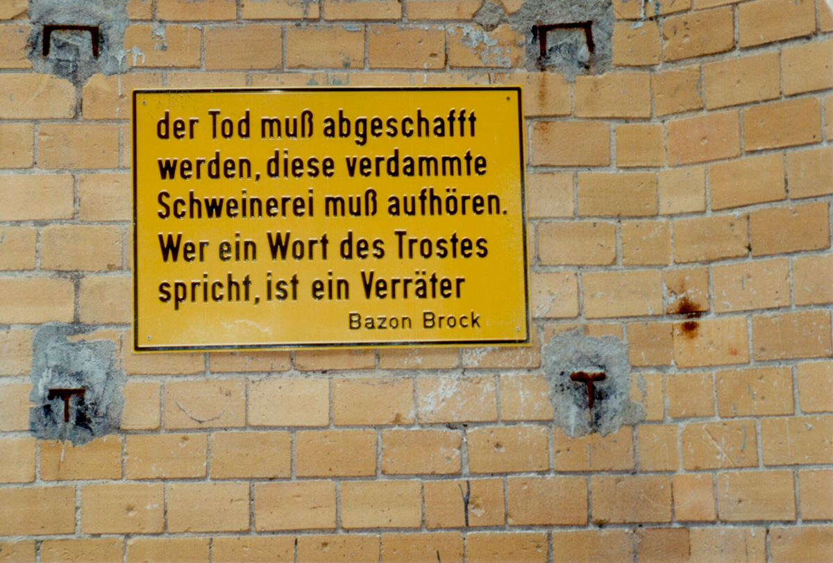 Literaturblech „Der Tod muß abgeschafft werden...“, Bild: Foto: Berlin, 2001.