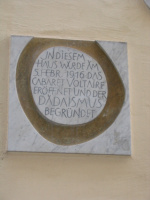 Dada als Synthese von Antike (Scheibenwelt) und Renaissance (Standei): Haut sie in die Pfanne!