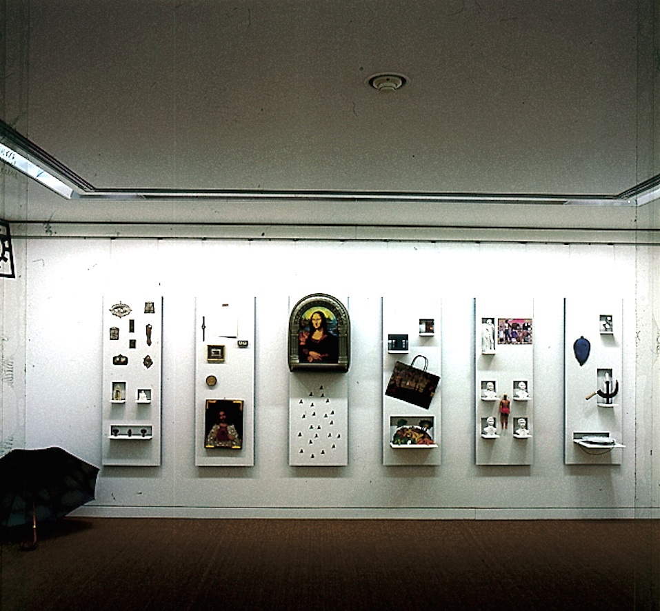 Ausstellungsinstallation "Wa(h)re Kunst", Bild: Deutsches Historisches Museum, Berlin 1996.