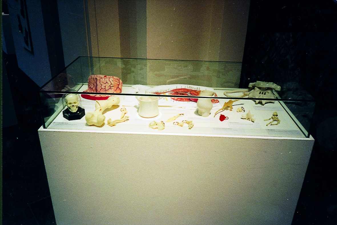 Ausstellungsinstallation "Wa(h)re Kunst", Bild: Deutsches Historisches Museum, Berlin 1996.
